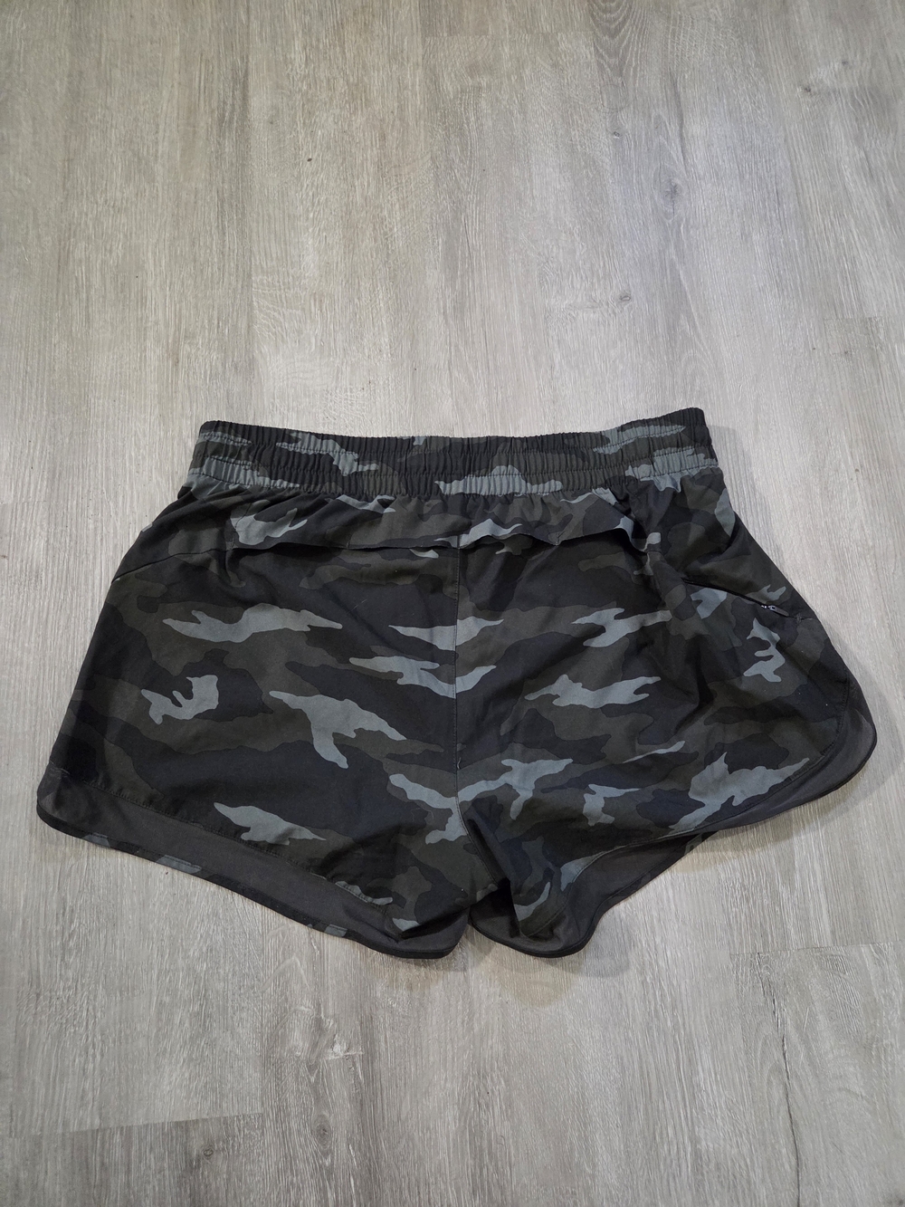 Athleta Printed Mesh Racer Run Short (4" Inseam) - Picture 5 of 10